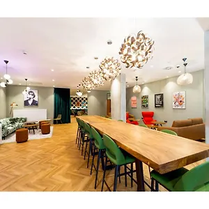 - Students Only - Id Required Apartment